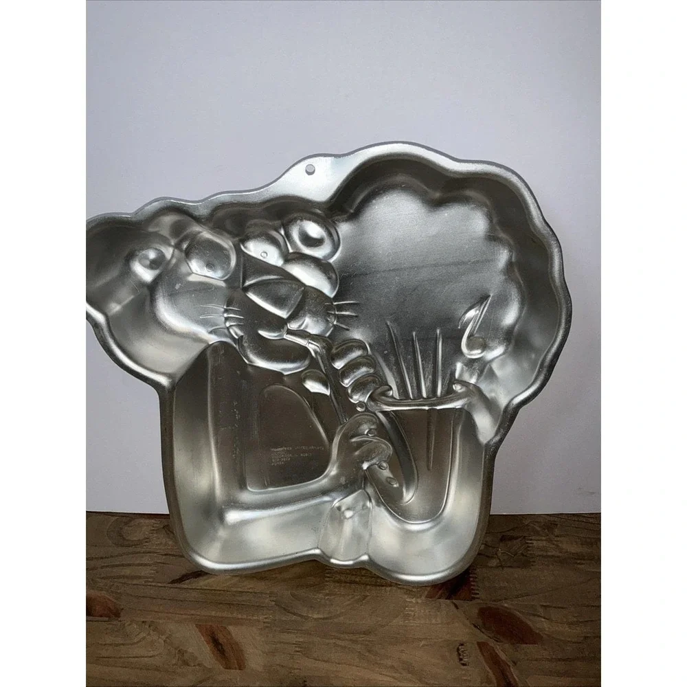 Vintage Wilton Pink Panther‎ Cake Pan Aluminum Character Bakeware 1982 MGM